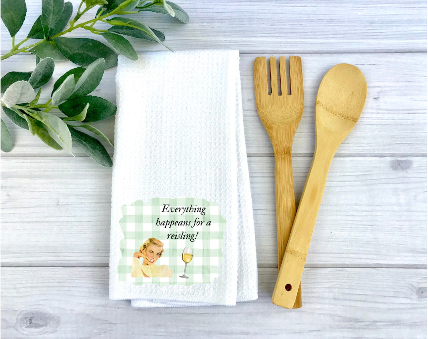 FUNNY RETRO HOUSEWIFE Wine Towels Set of three, Vintage Towels, Funny kitchen Towels | Suzife Creations